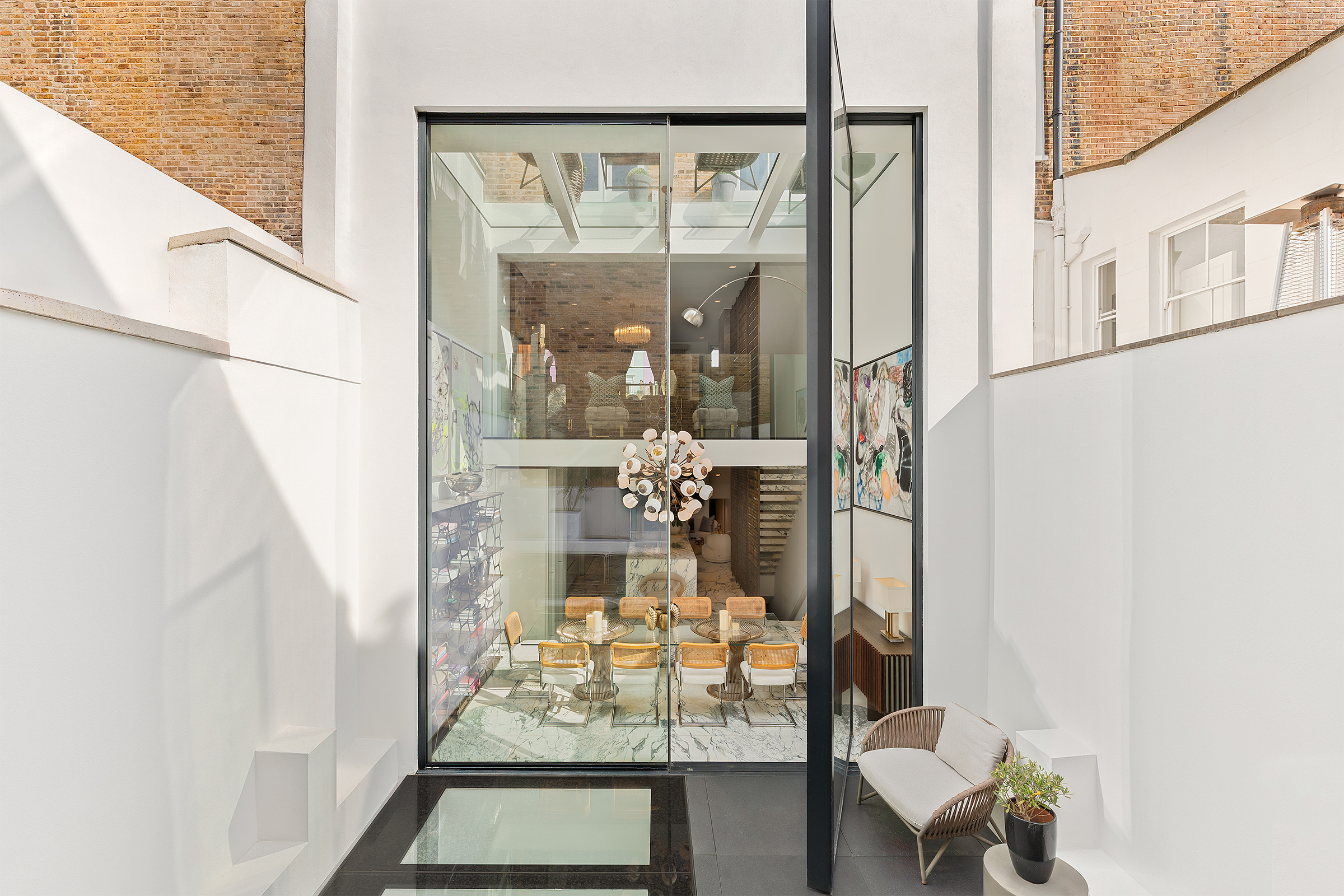 Grand six-bedroom house with swimming pool in the heart of Notting Hill