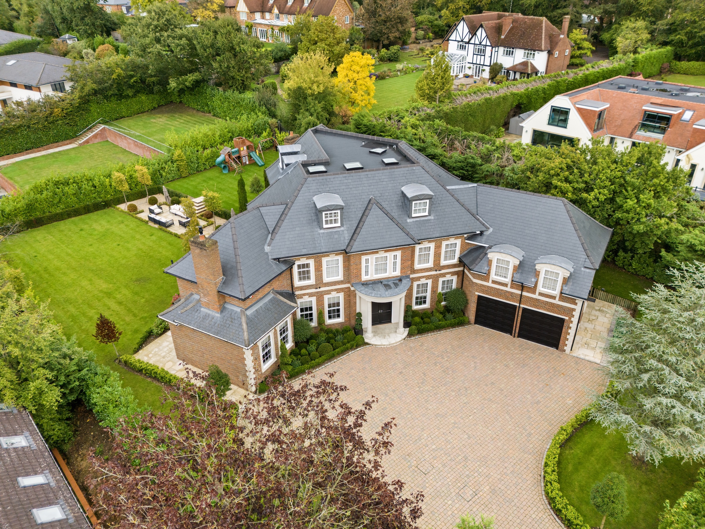 A Grand Family Home on Oxshott’s Crown Estate