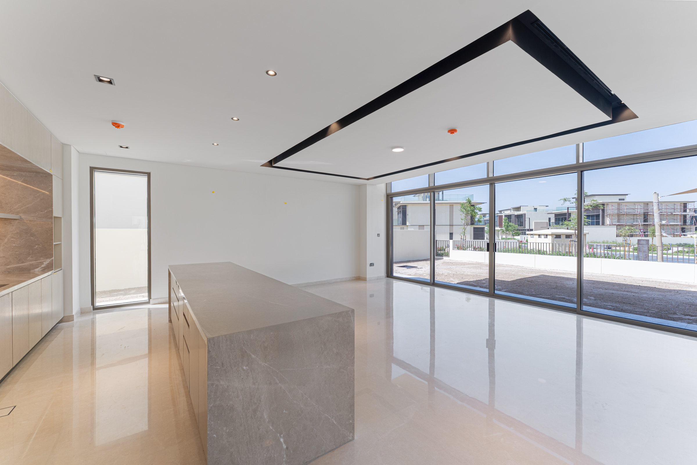 Brand New Five-Bedroom Villa in Golf Place