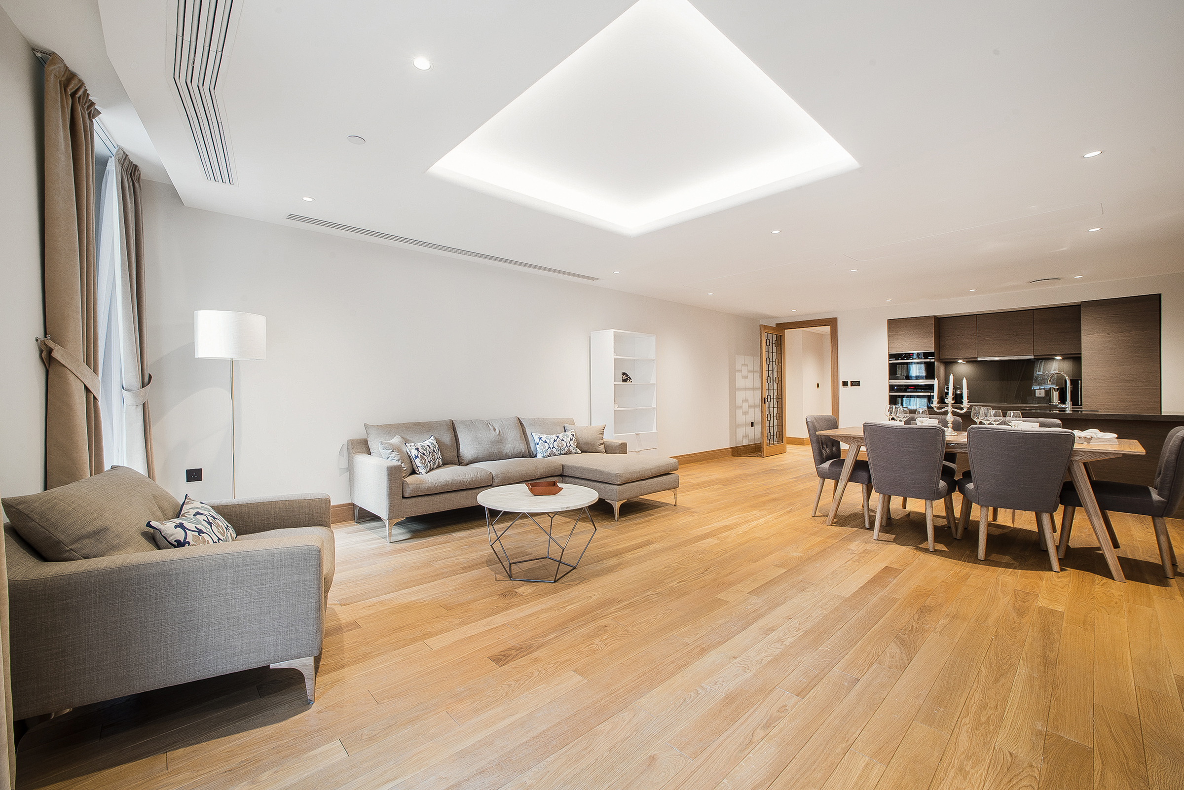 Spacious Three-Bedroom Apartment in the Heart of Westminster
