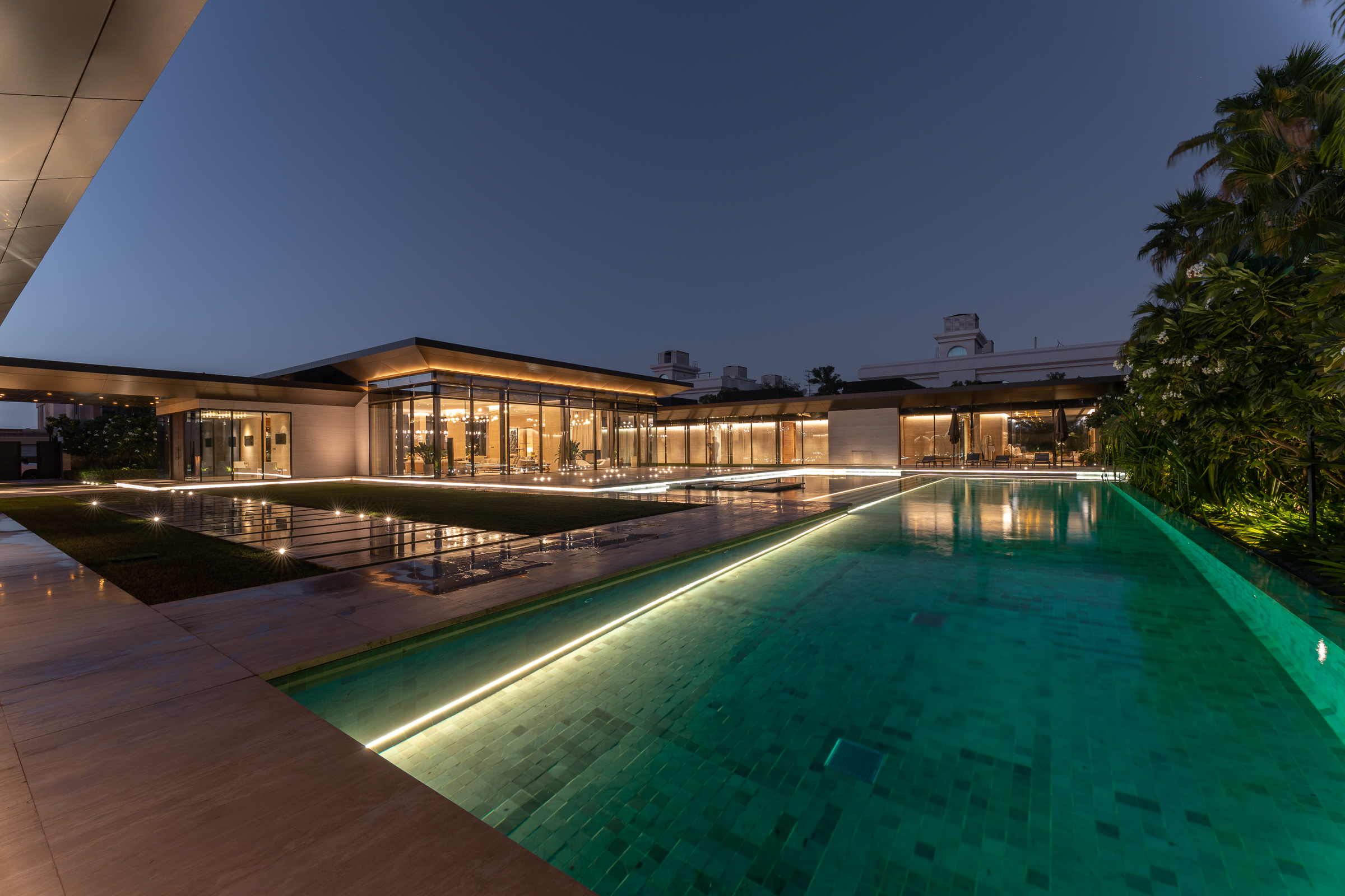 Splendid Fully Upgraded Villa in Prime Umm Suqeim