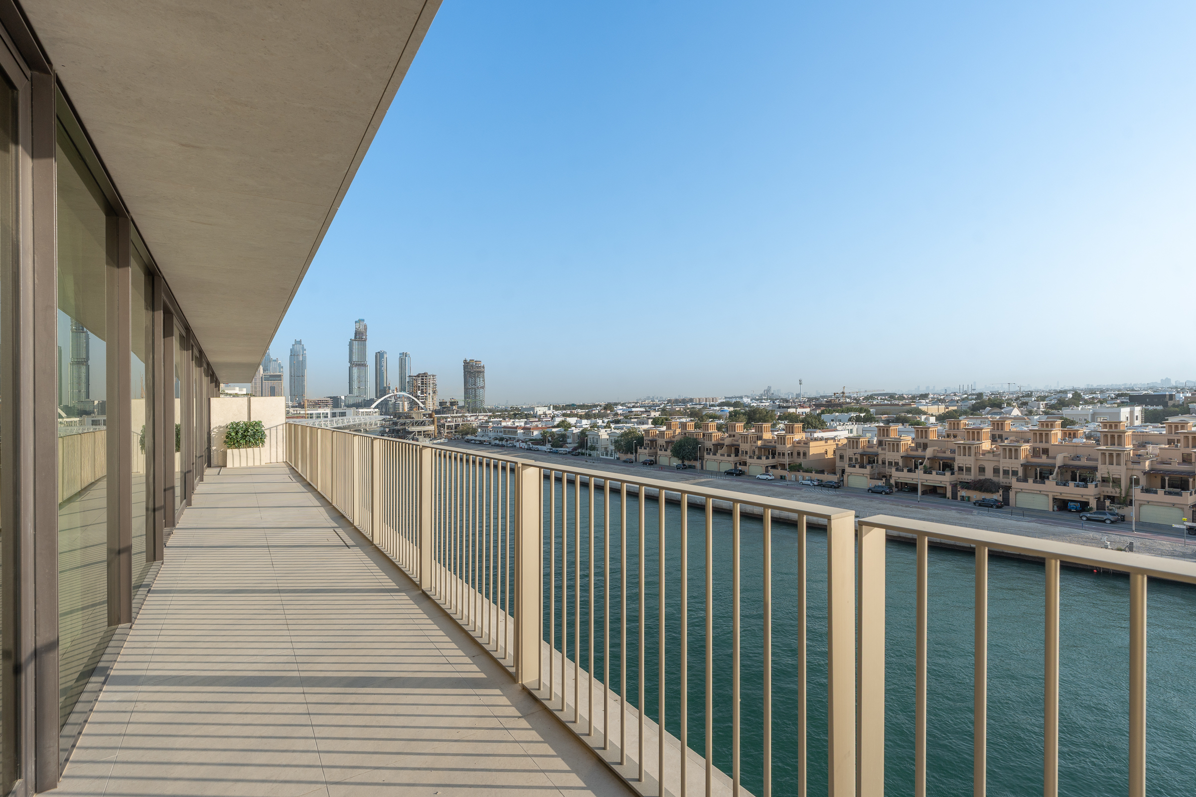 Exquisite Fully-Furnished Apartment In Jumeirah