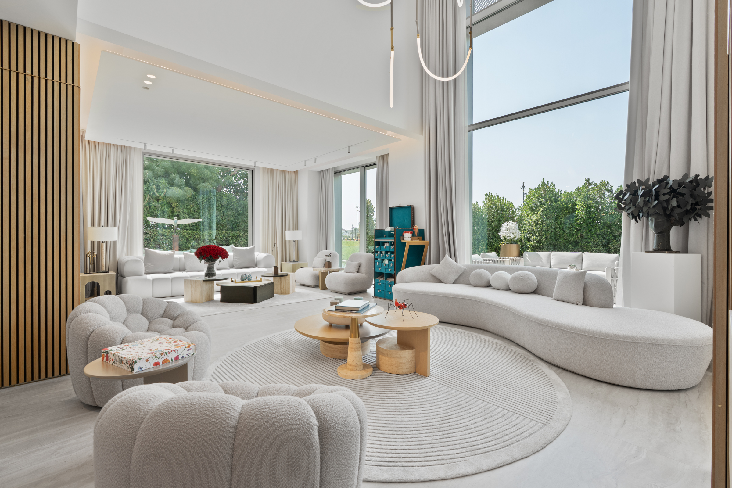 Turnkey Jumeirah Islands Home Overlooking The Lake
