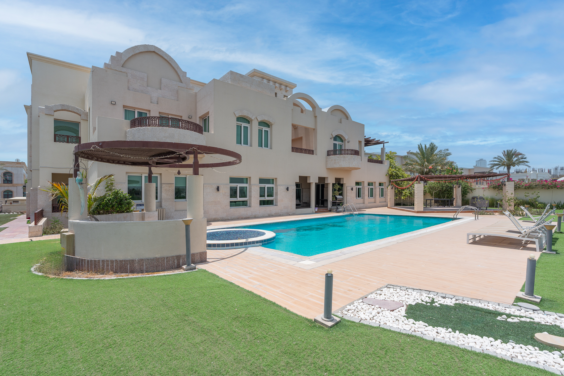Breathtaking Golf Course Villa In Emirates Hills