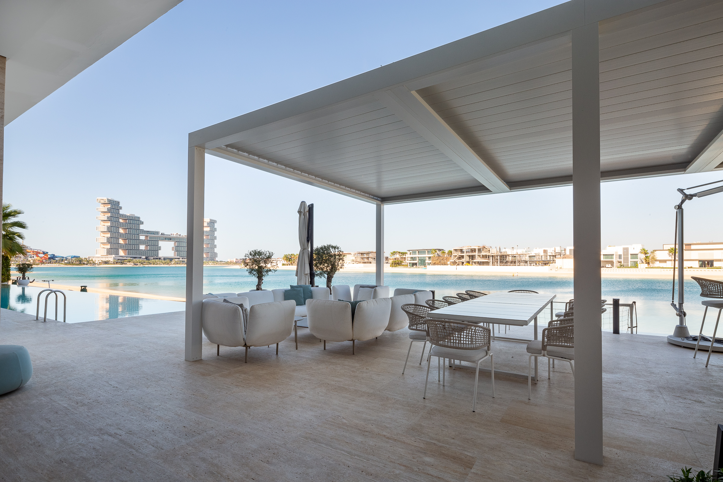 Extraordinary Custom-Built Luxury Villa on Palm Jumeirah