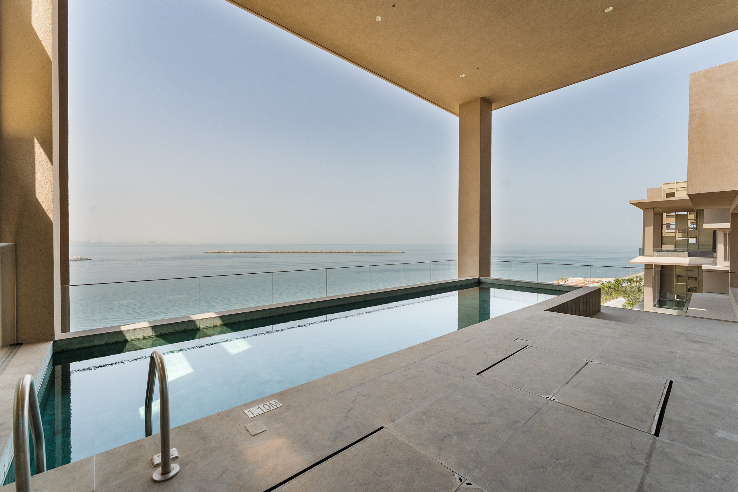 Stunning Luxury Apartment with Full Sea Views on Palm Jumeirah
