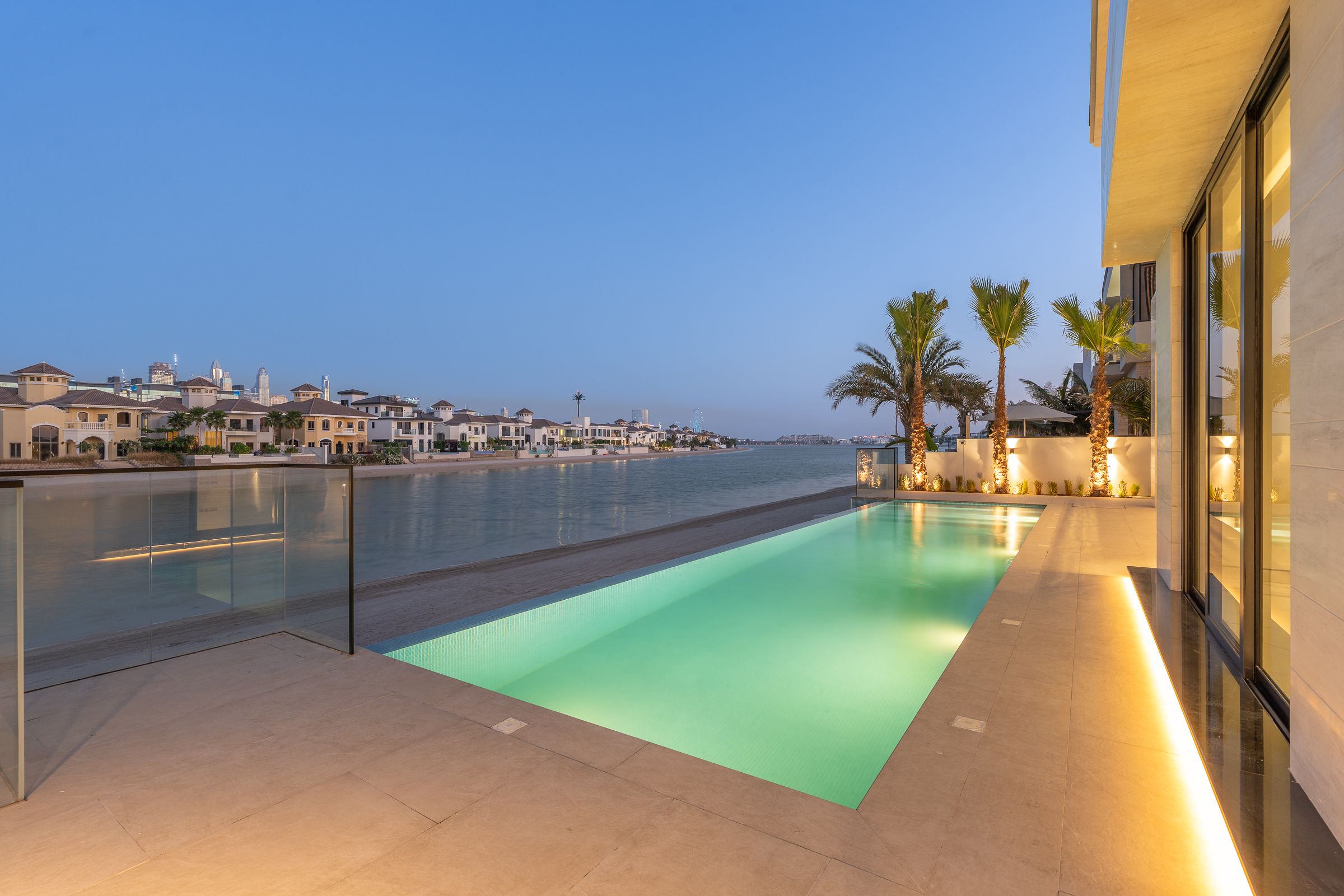Brand New 5-Bedroom Modern Villa with Roof Terrace