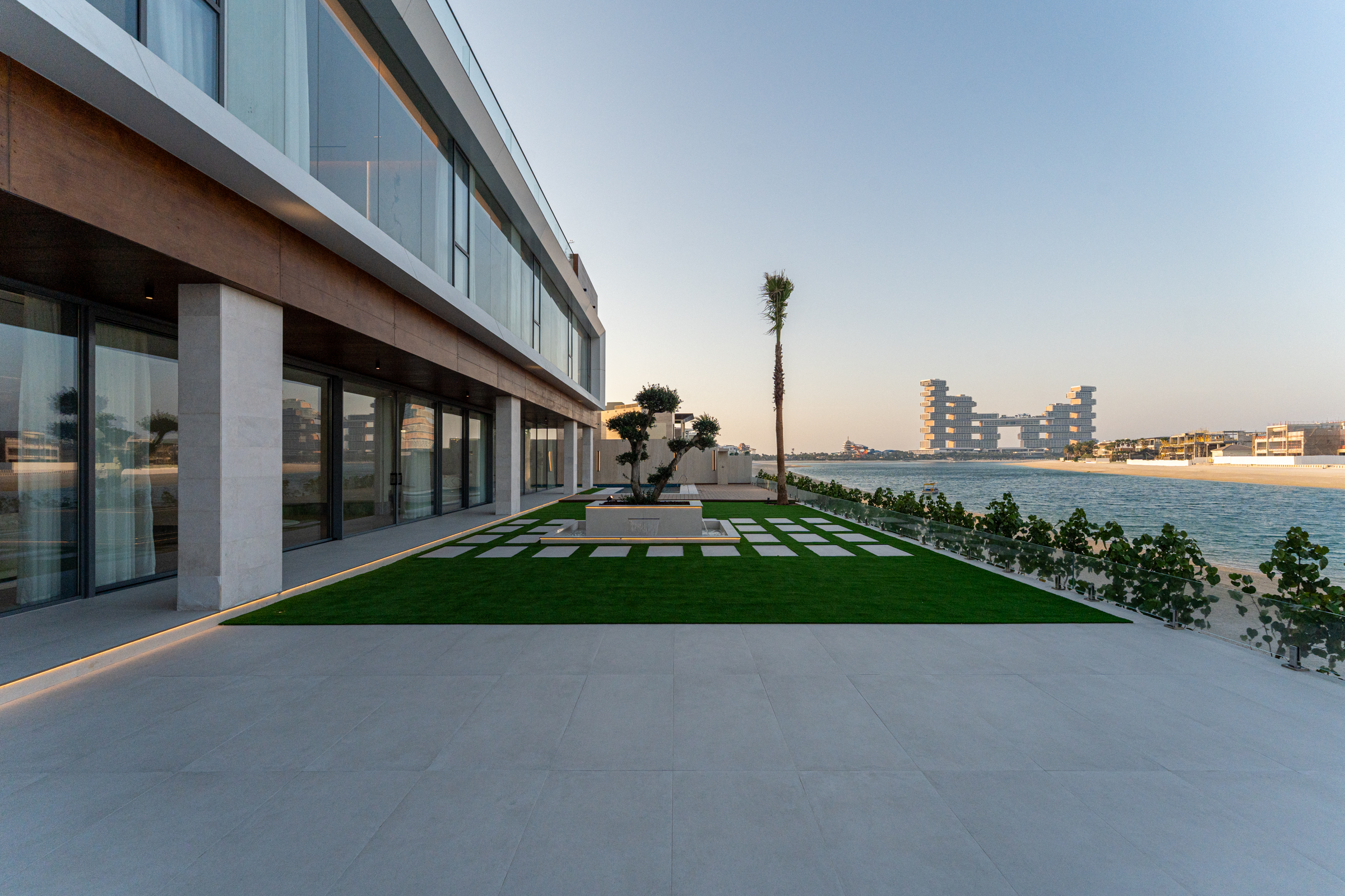 Custom-Built Villa with Iconic Rooftop Views