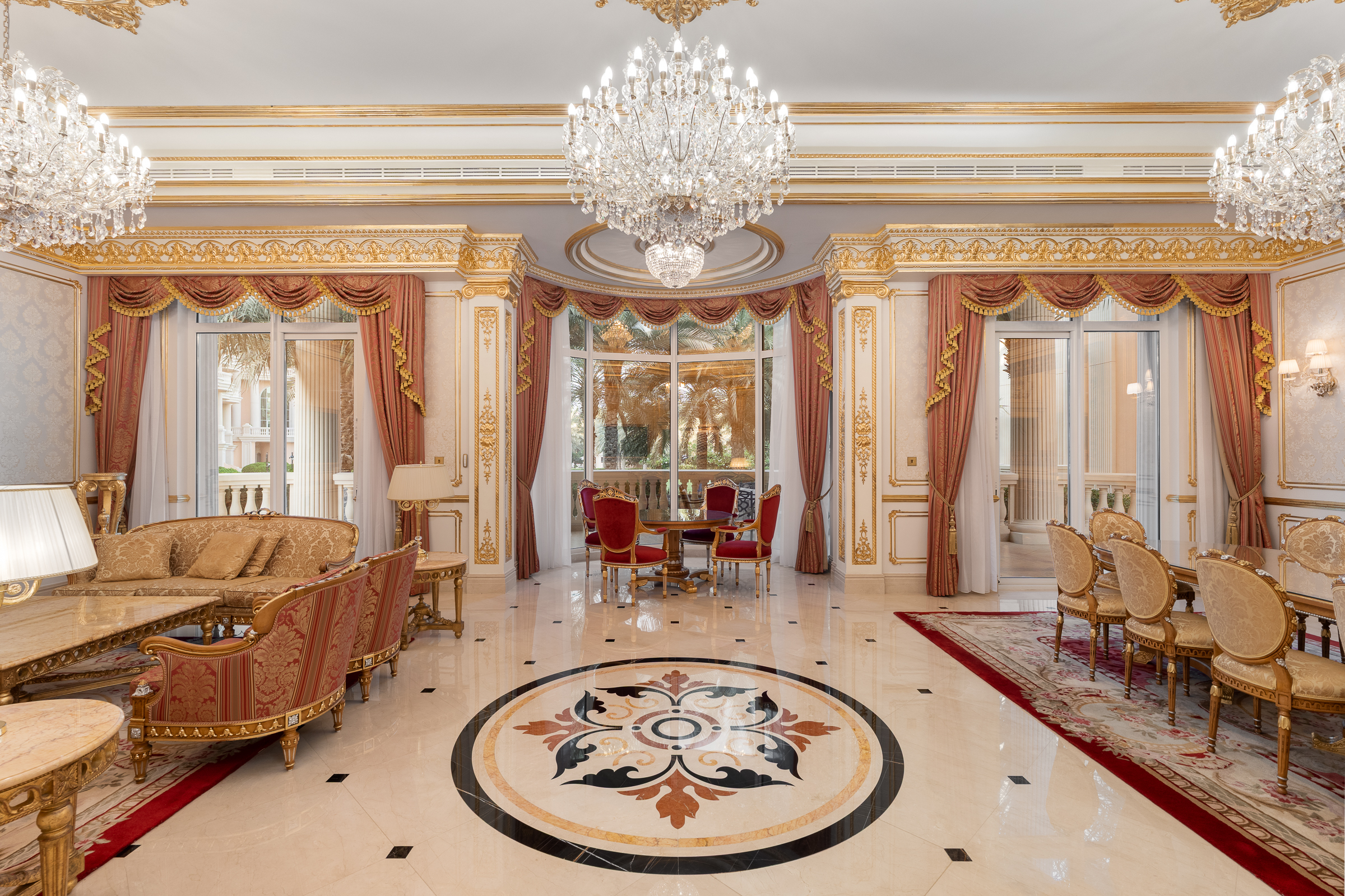 Exquisitely Designed & Furnished Villa on Palm Jumeirah