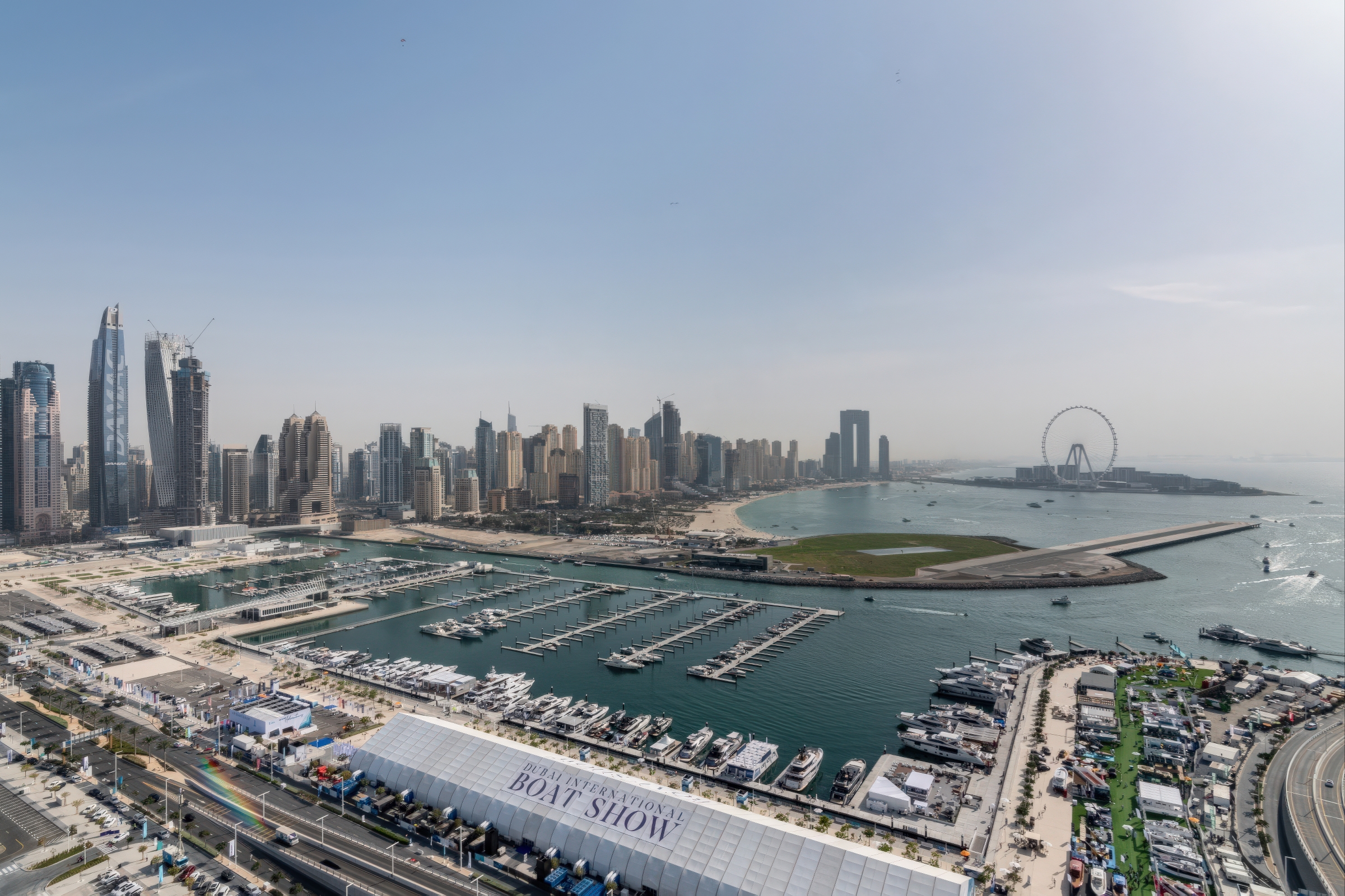 Emaar Beachfront Apartment With Gulf, Marina and Cityscape Views