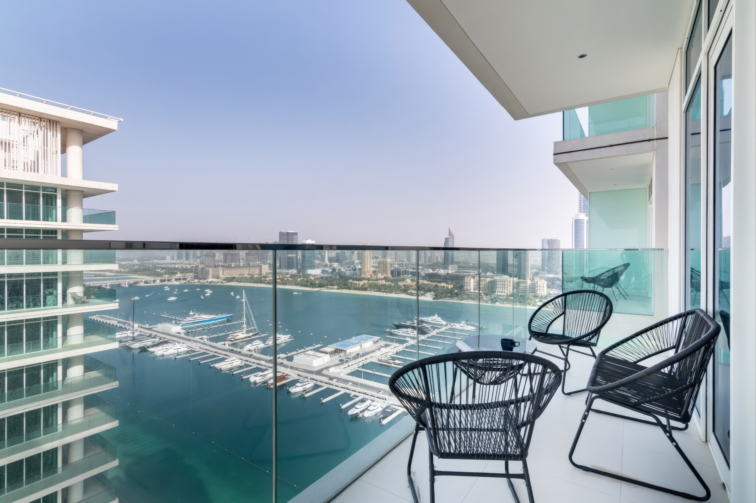 Waterfront Apartment in Sunrise Bay with Sea View