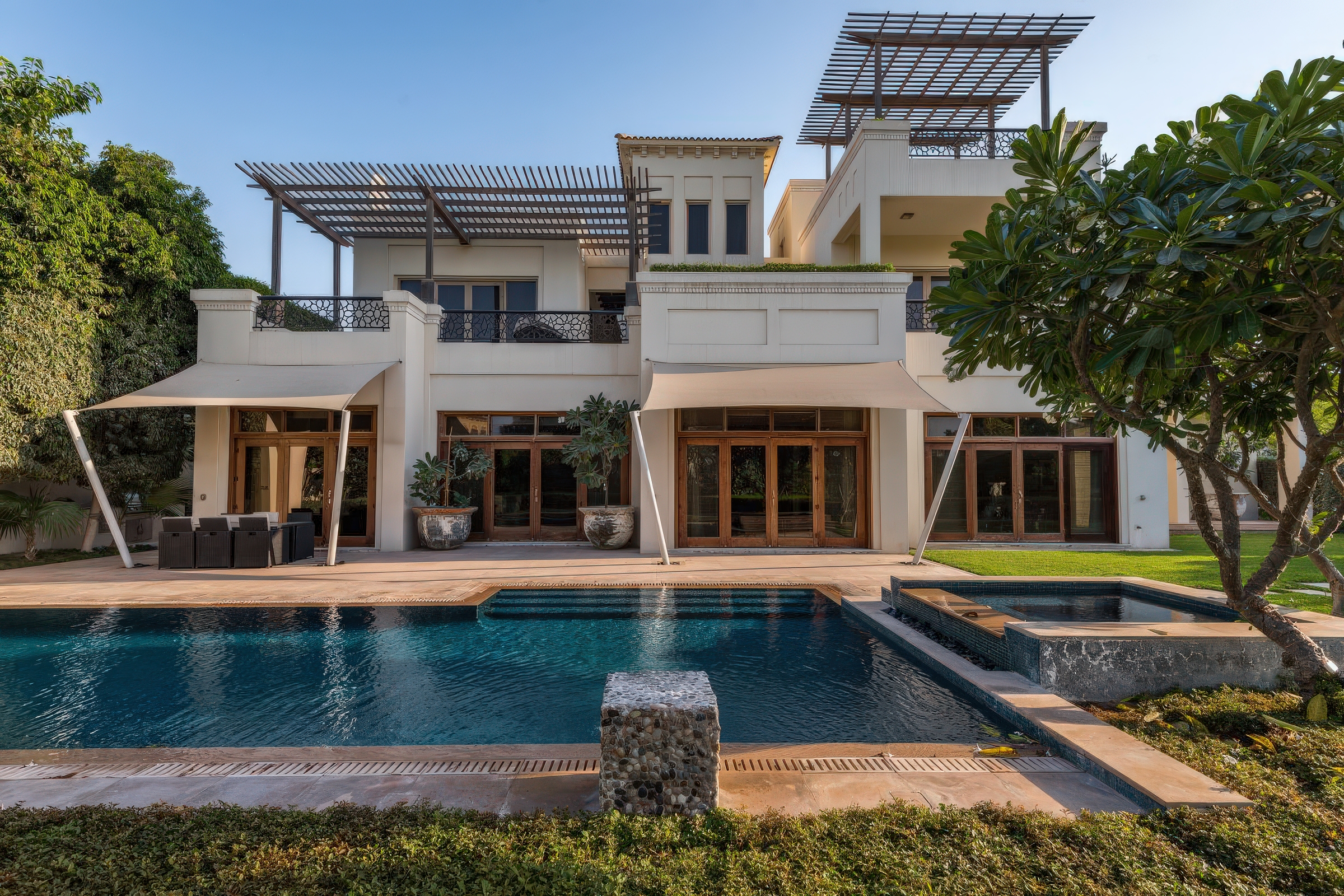 Bromellia Villa with Extended Plot in Al Barari