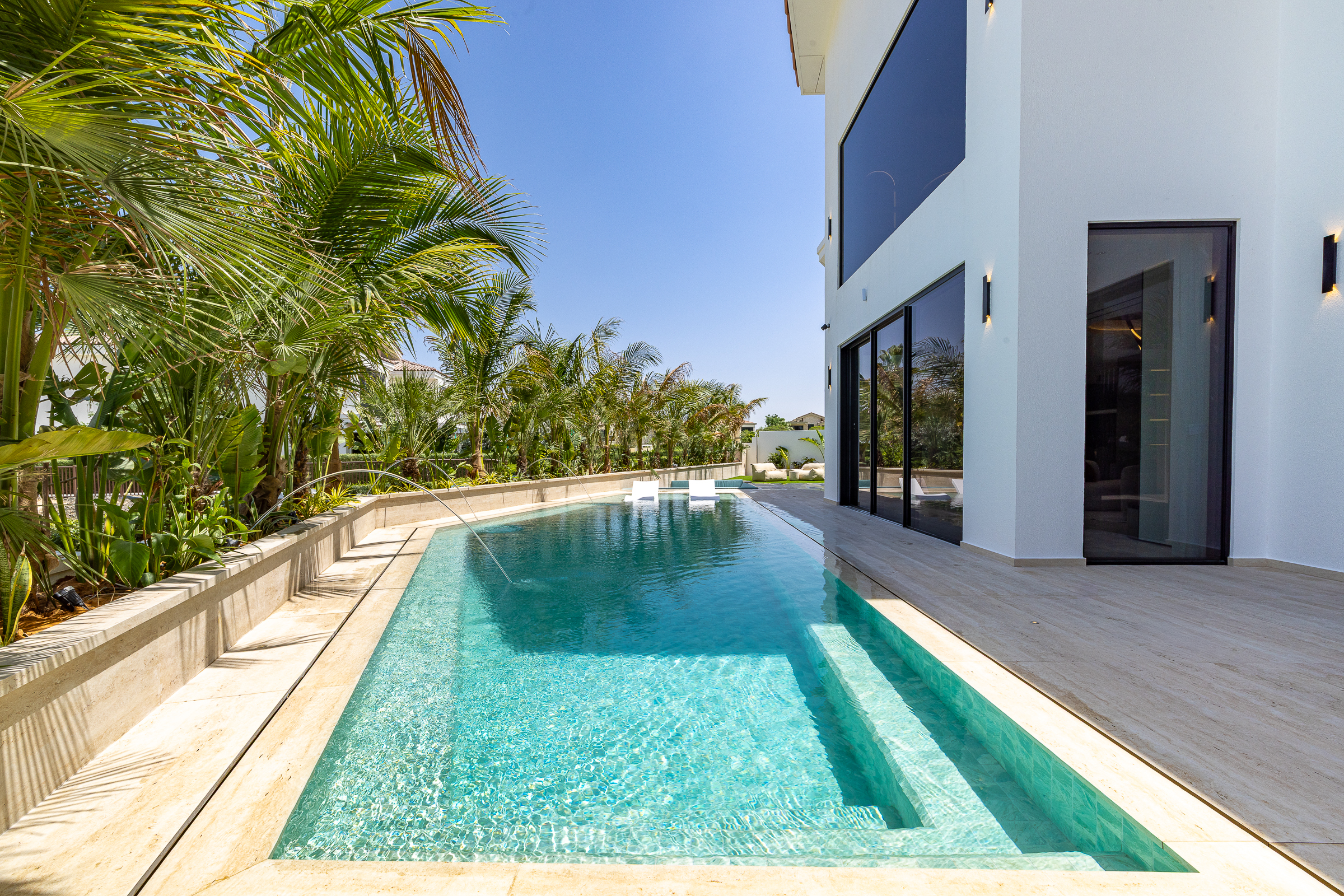 Fully-Upgraded Sophisticated Villa in JGE