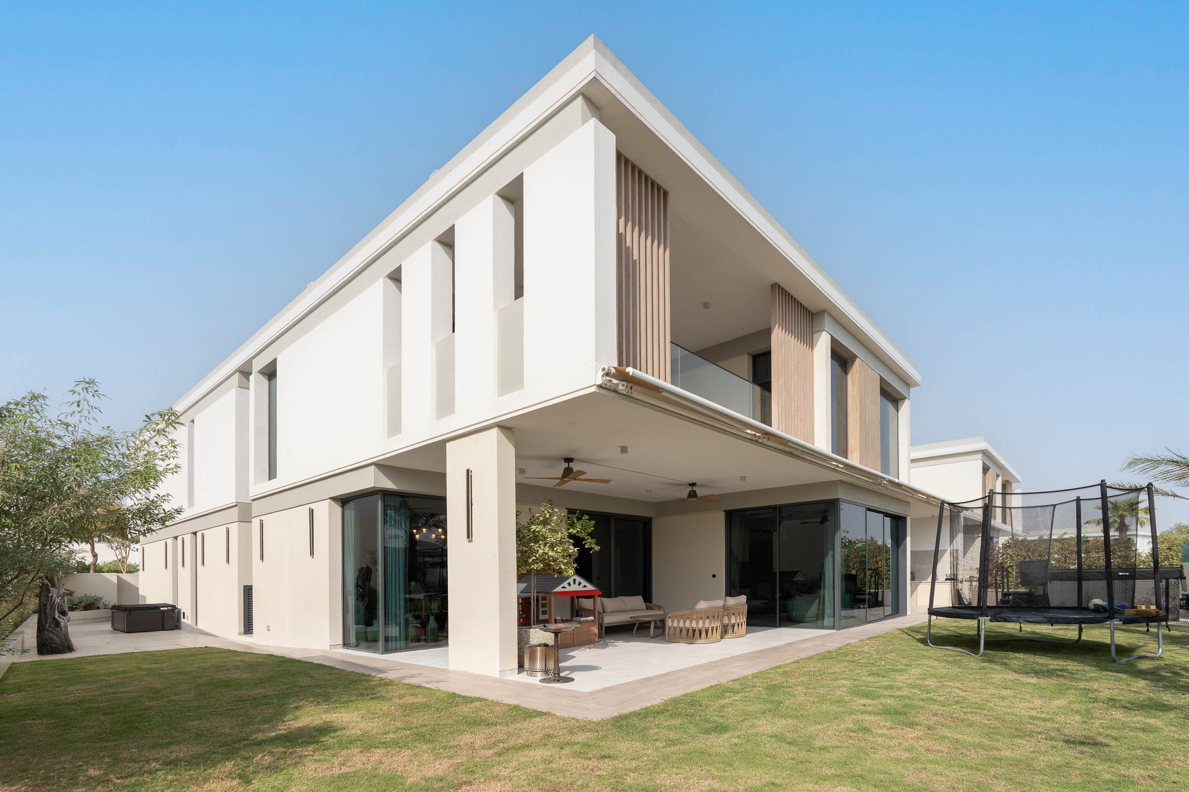 Vast Tilal Al Ghaf Villa with Elegant Upgrades