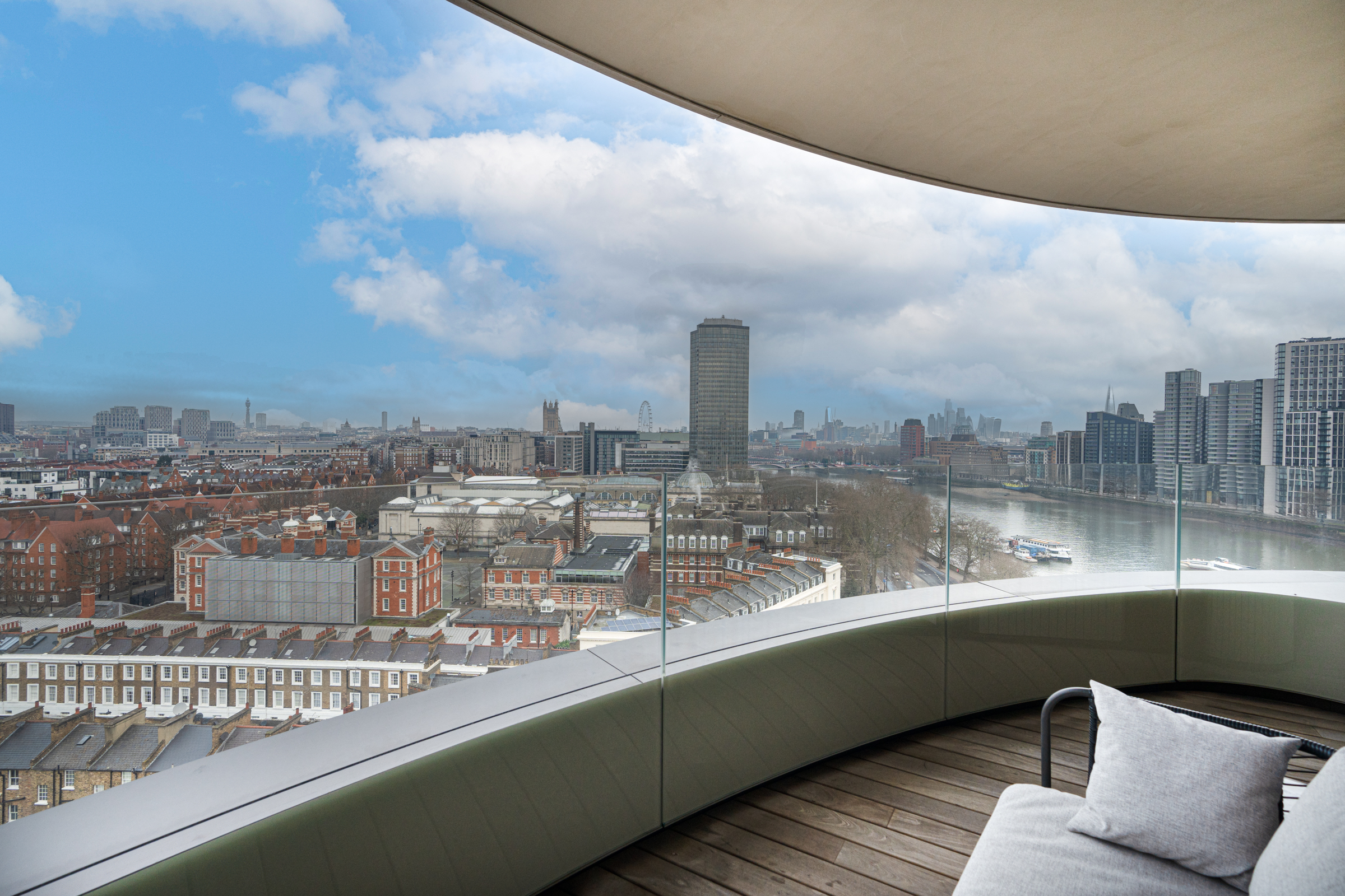 Sophisticated riverside living at Riverwalk