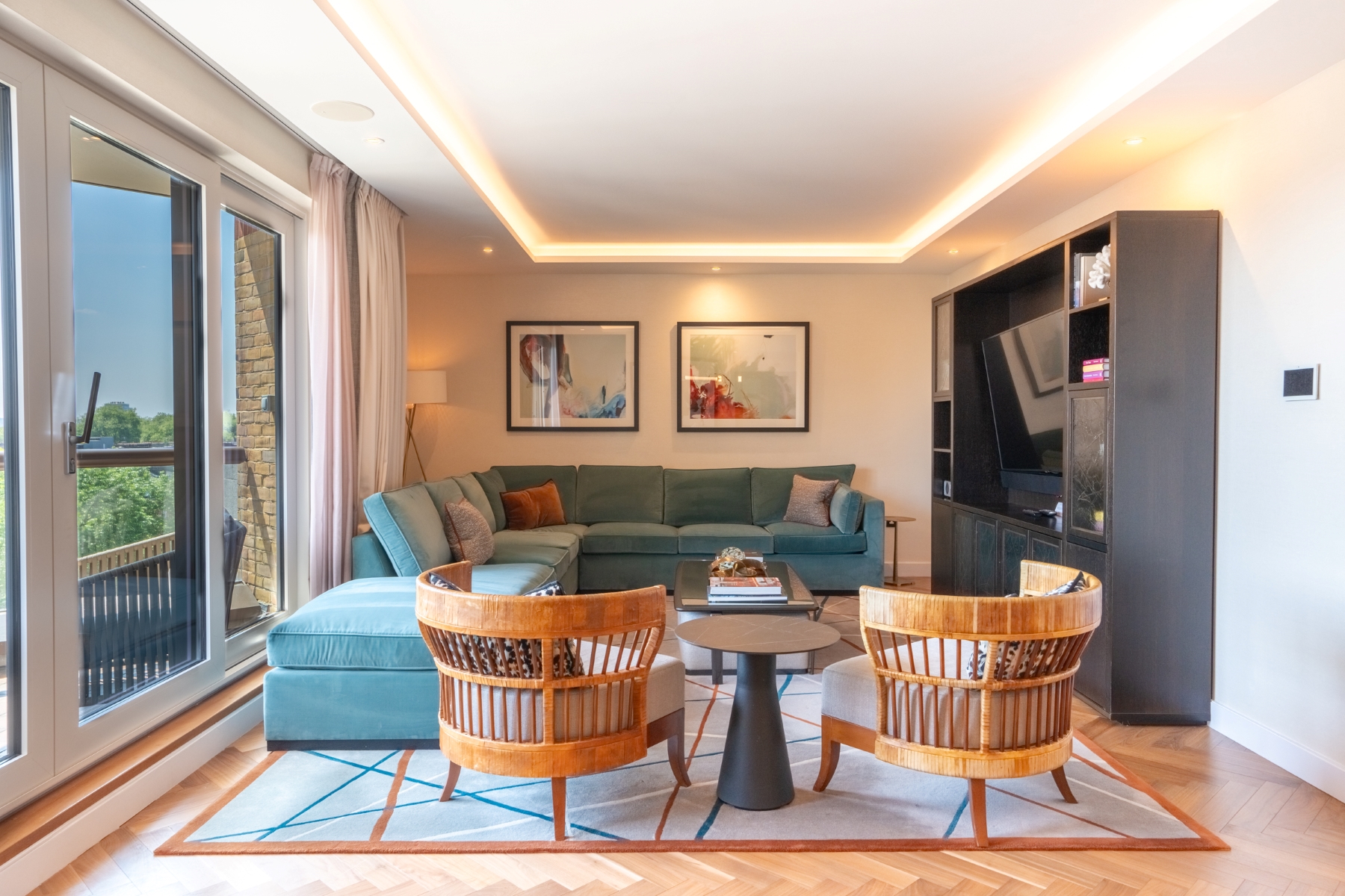 Spacious serviced penthouse that features an expansive open-plan living space