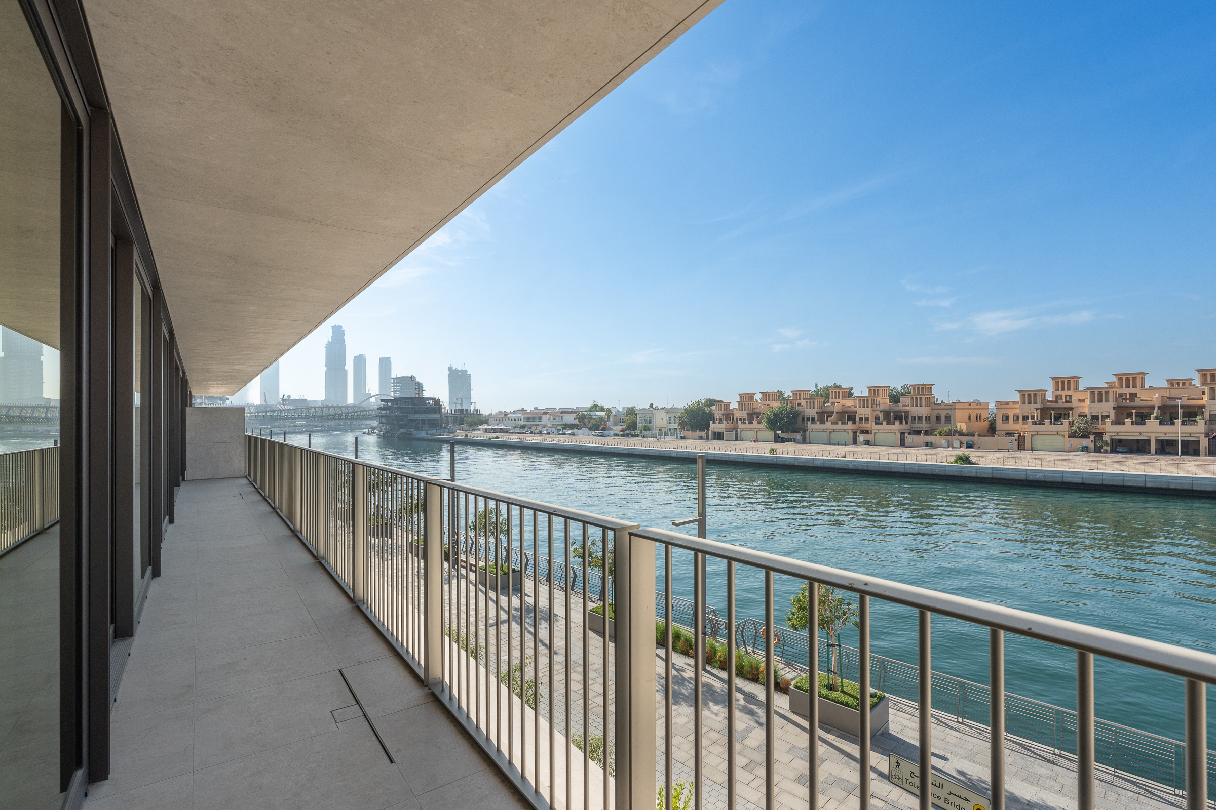 Stunning Branded Home With Canal Views in Jumeirah