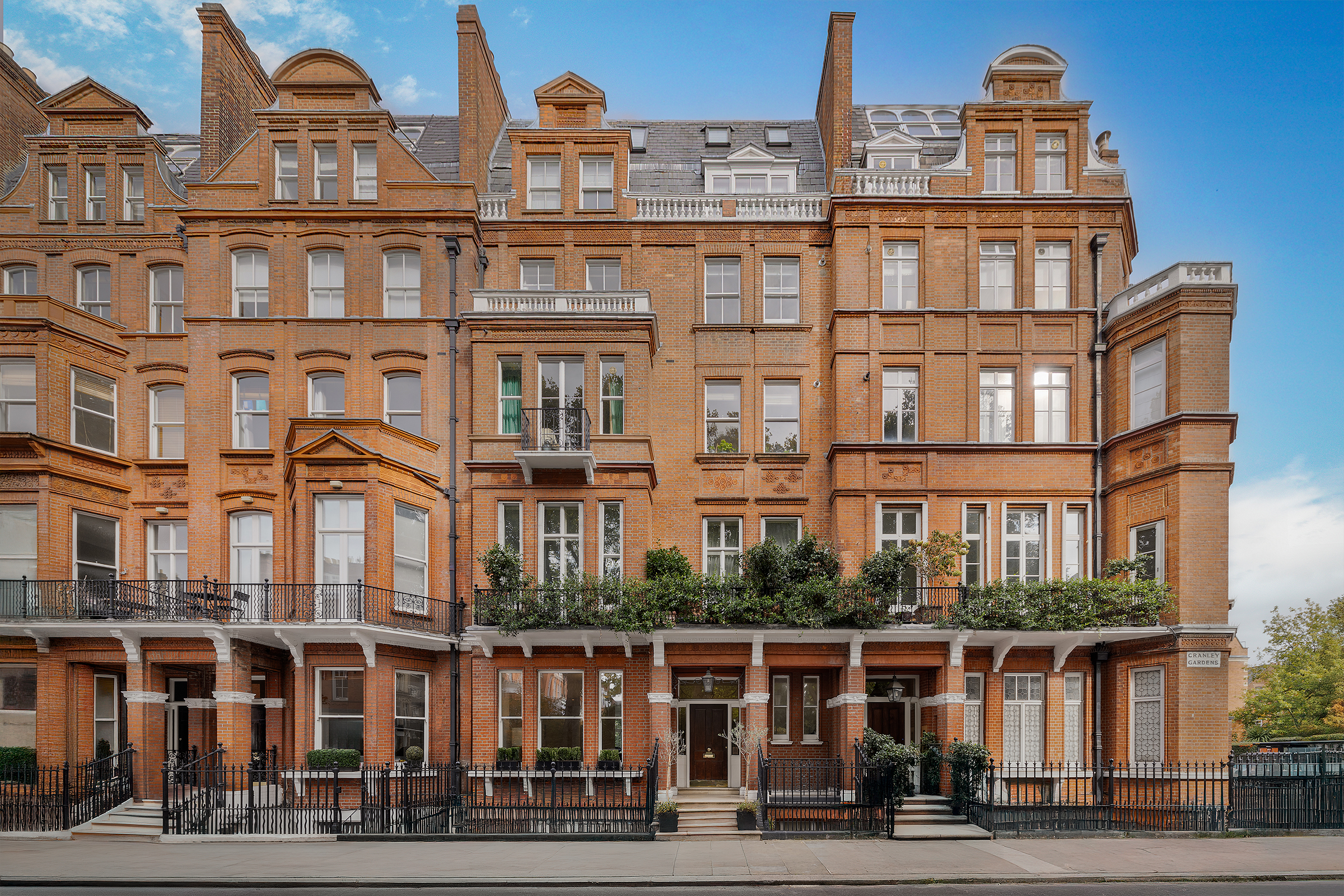 A design-led garden apartment on Cranley Gardens
