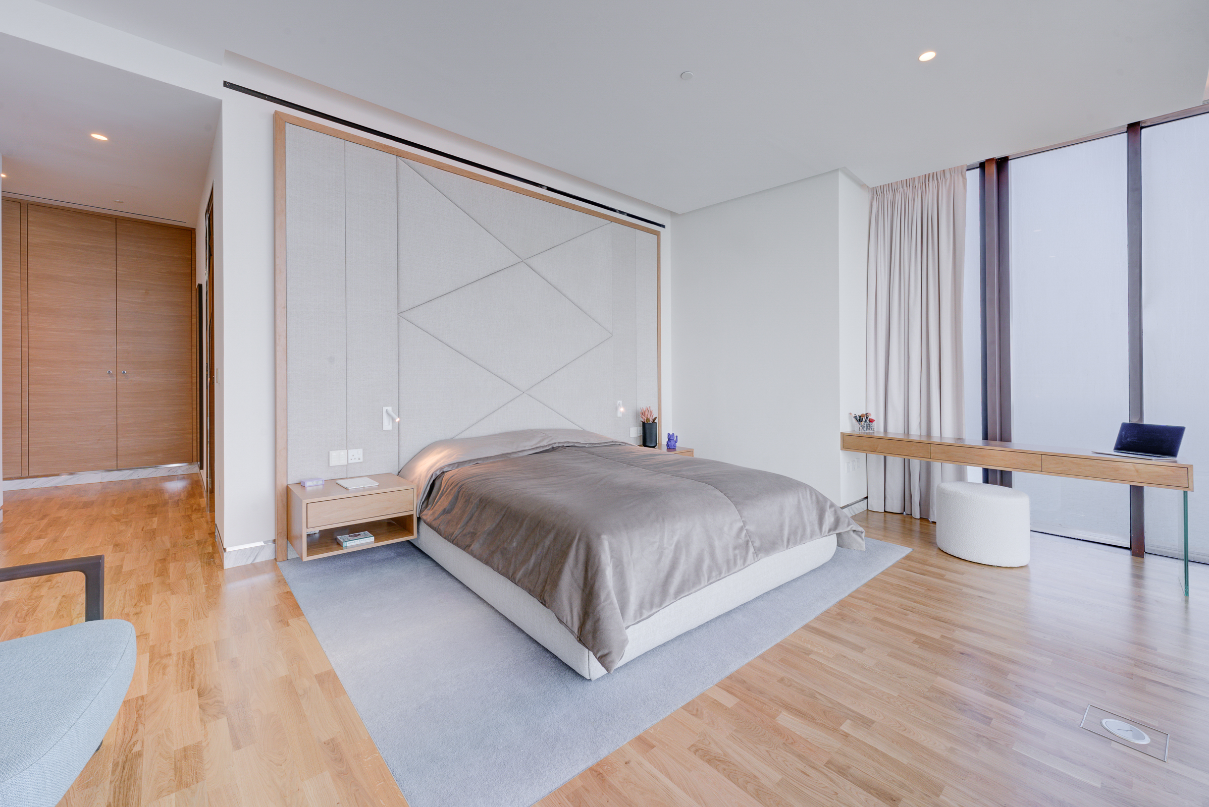 Remodelled Corner Apartment in Atlantis the Royal