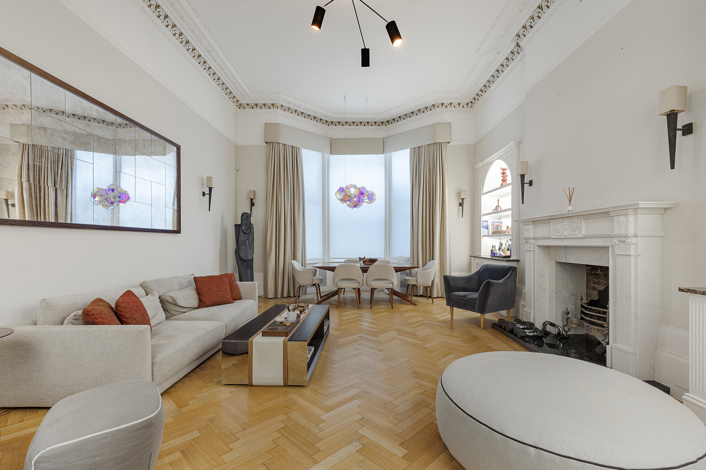 A Grand Lateral Apartment by Kensington Gardens