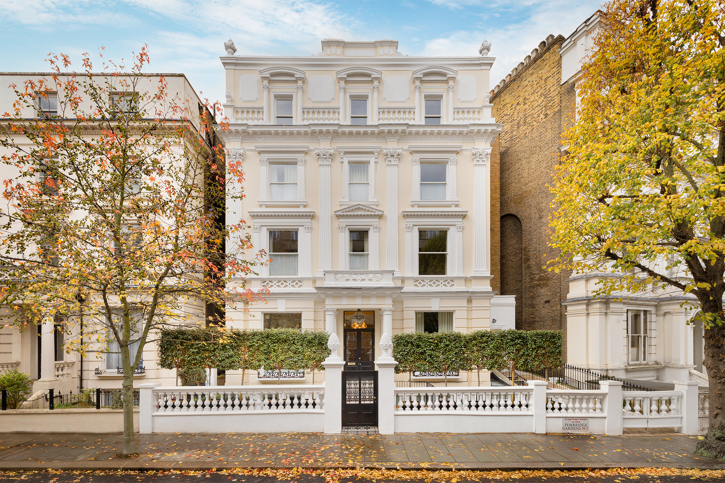 A Well-Designed Four-Bedroom Apartment in the Heart of Notting Hill