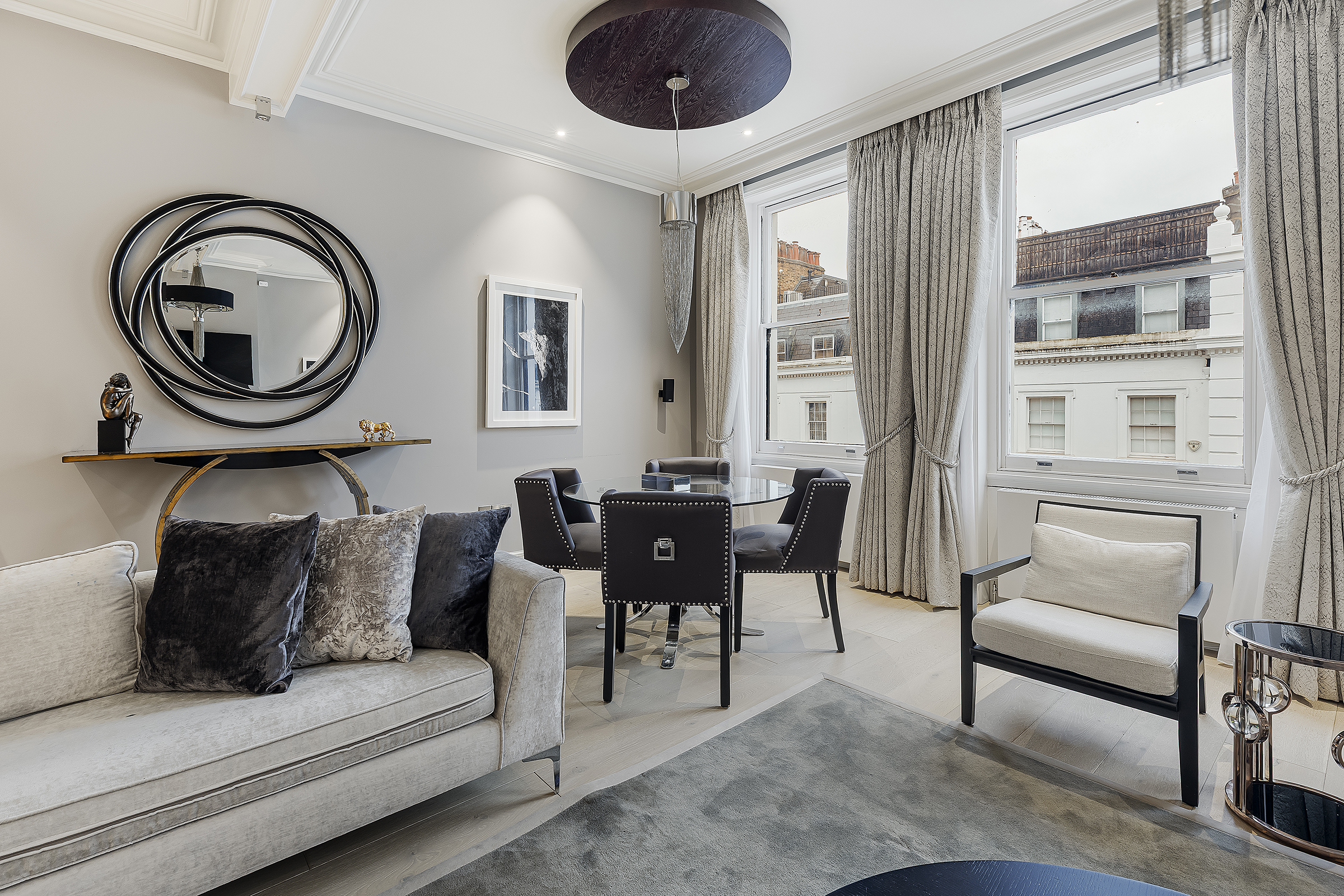 A Light-Filled Knightsbridge Apartment on a Quiet Street