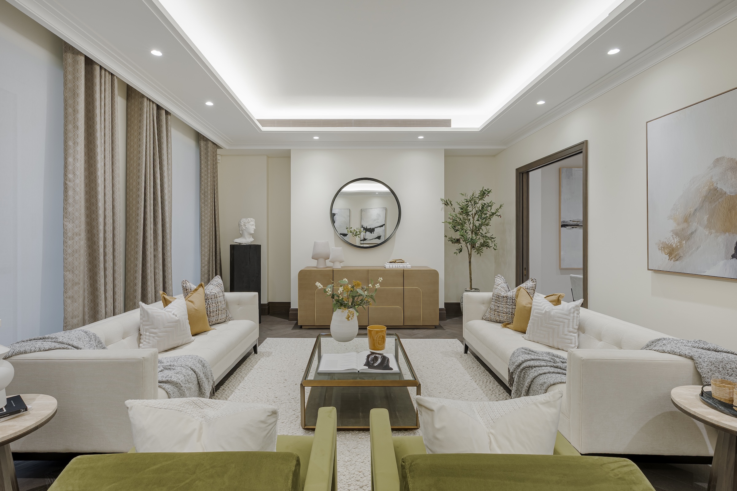 Spacious three-bedroom duplex apartment in stunning St James’s Park residence