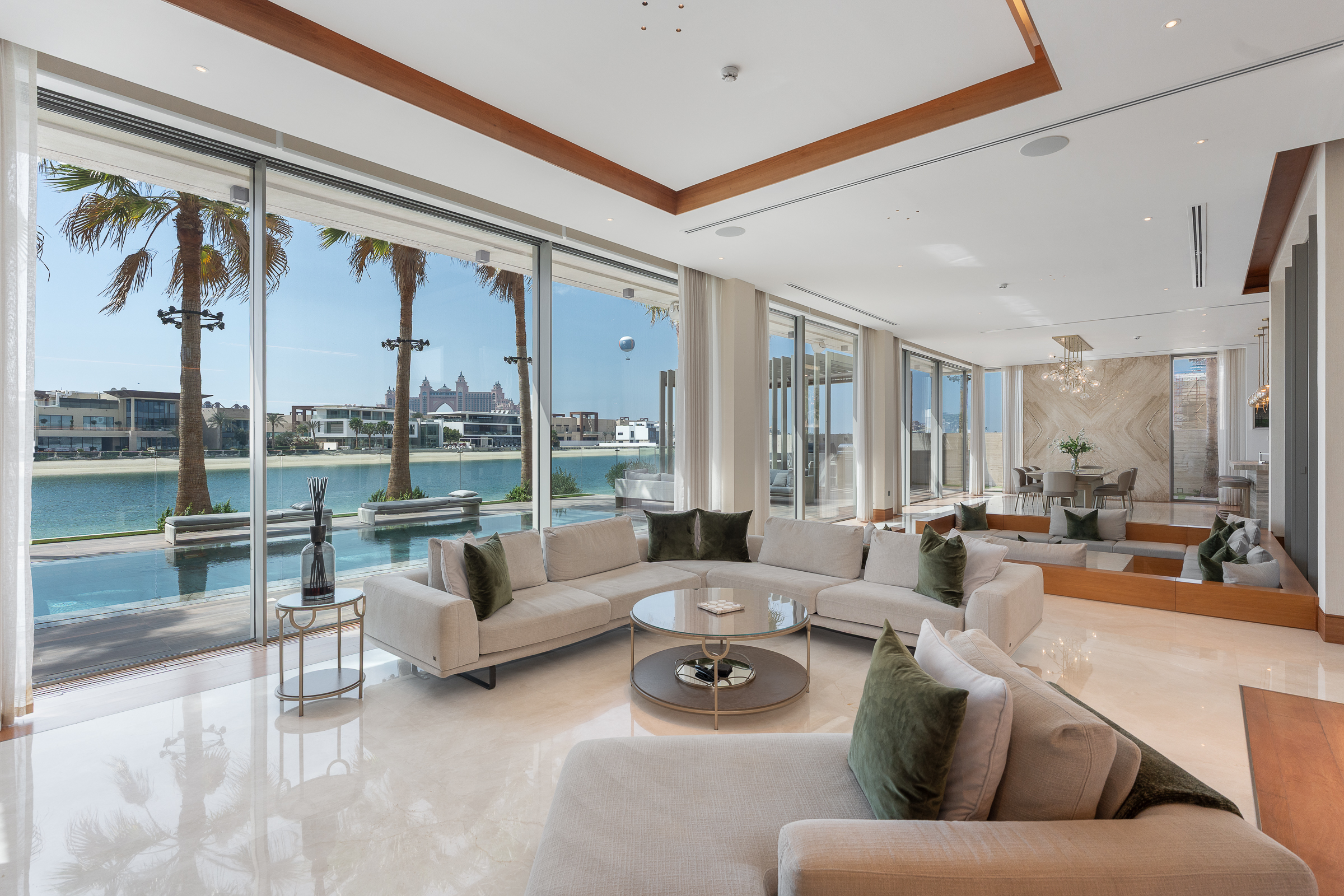 Spectacular Contemporary Palm Jumeirah Villa