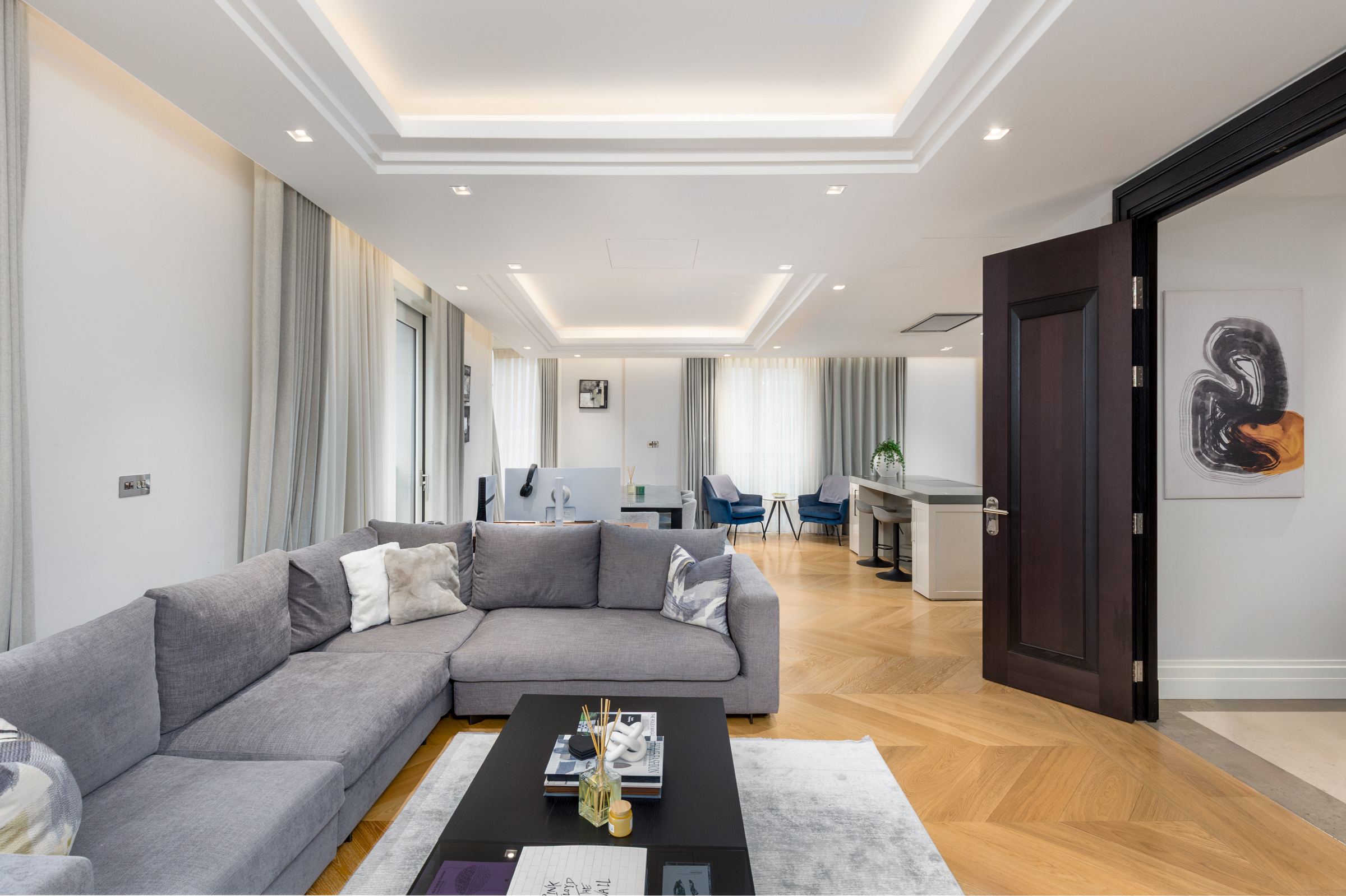 Light, Scale and Sophistication at 190 Strand