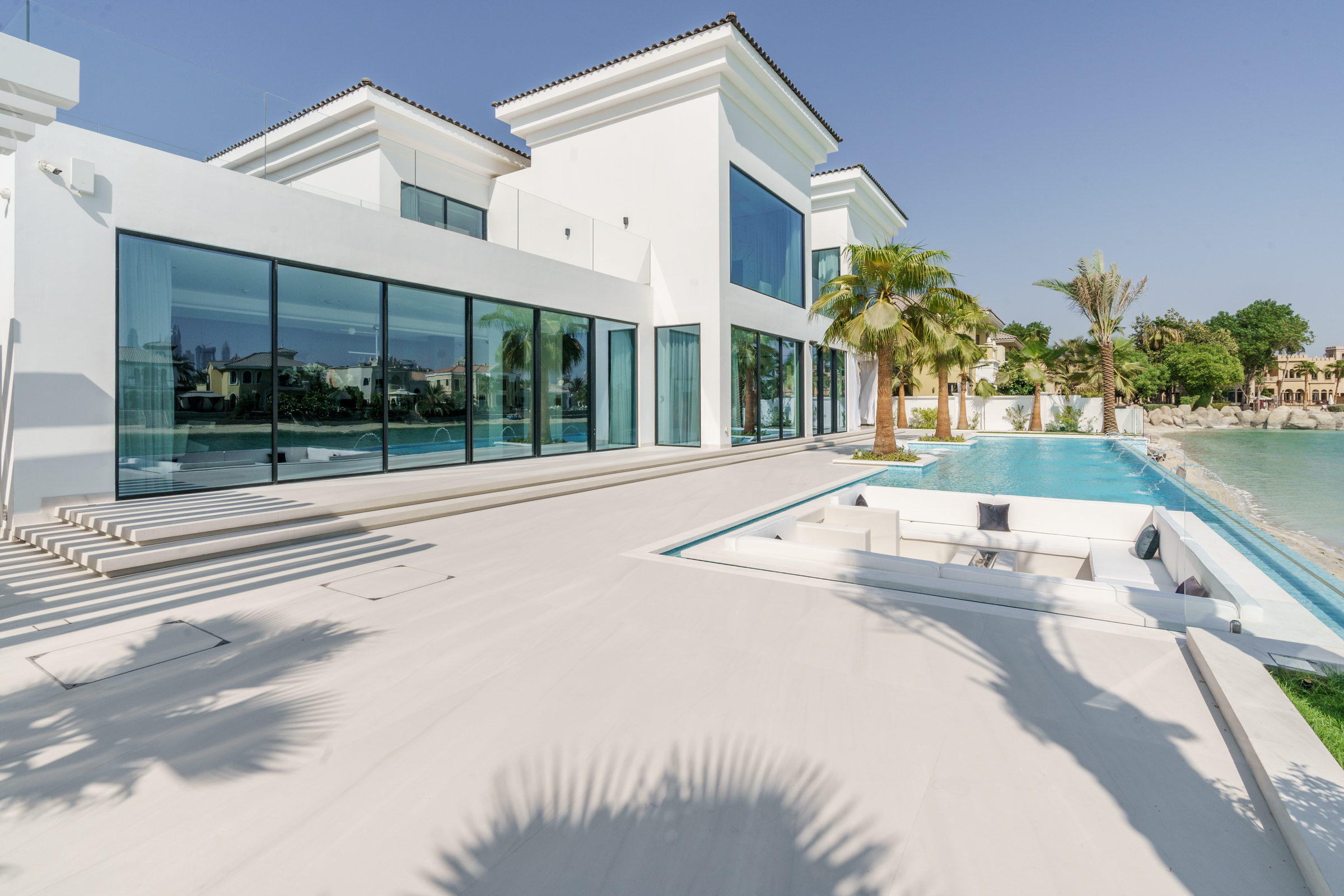Extended Luxury Villa on Palm Jumeirah