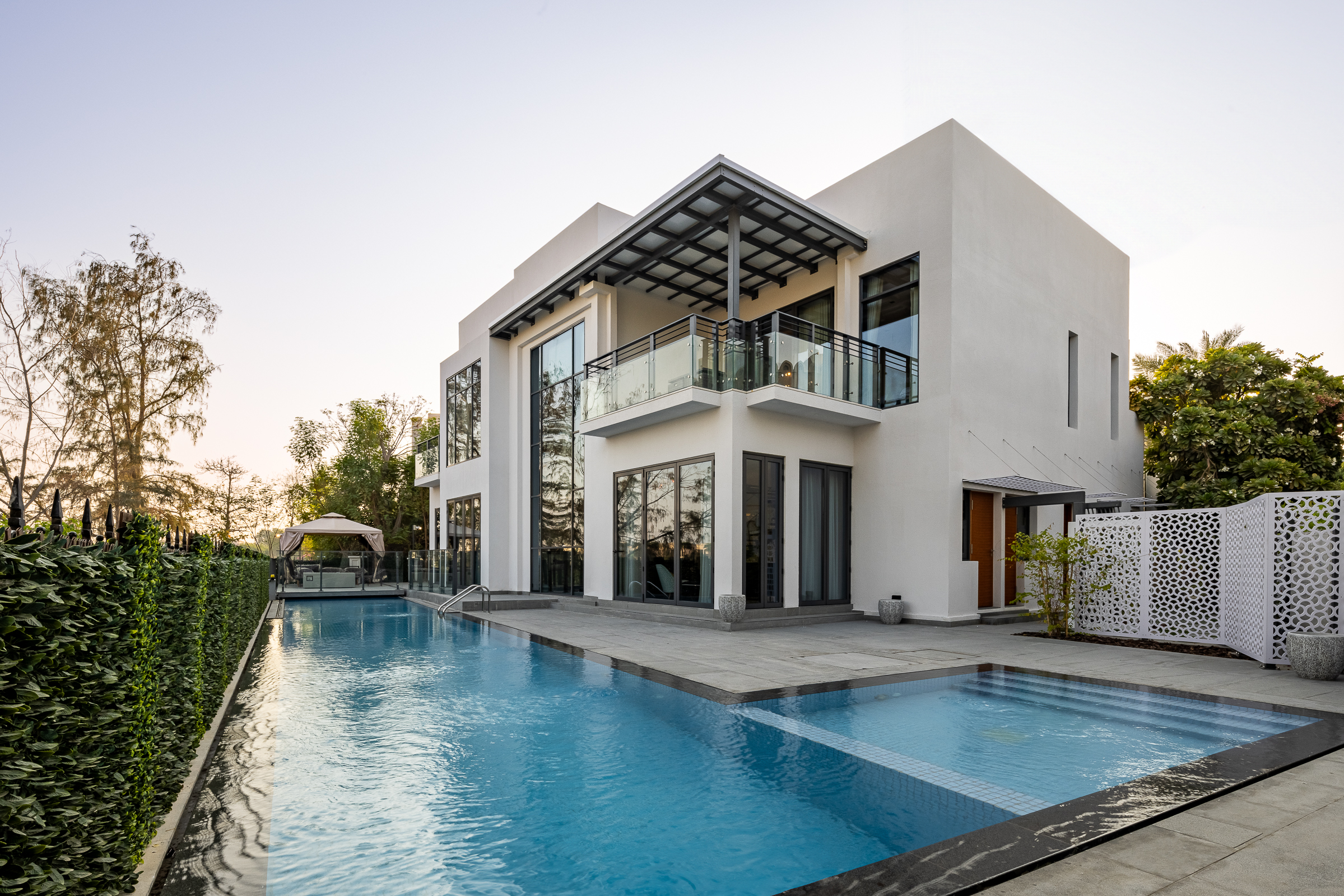 Furnished and Extended Jumeirah Islands Villa