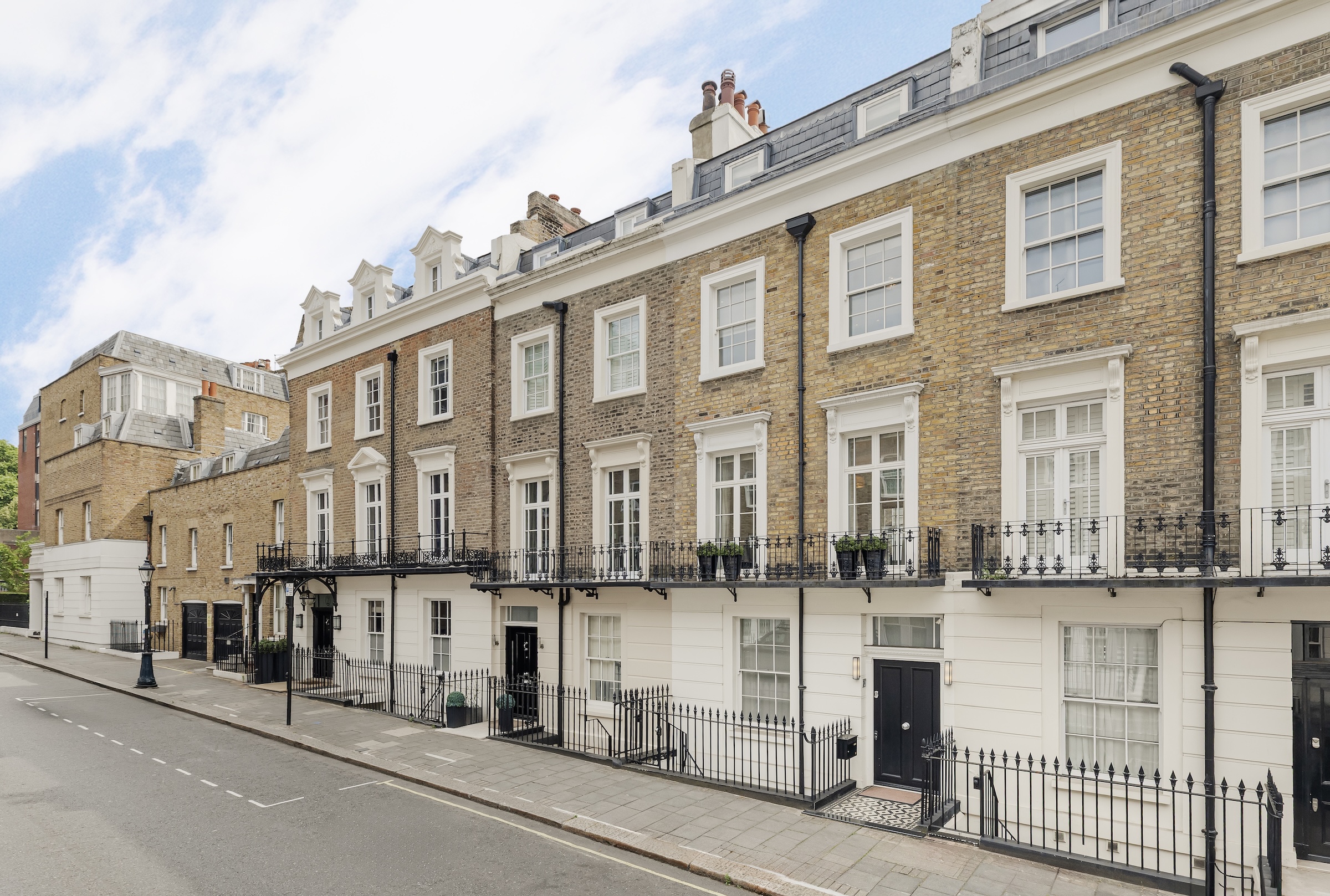 Chic Five-Bedroom Townhouse Moments from Hyde Park and Harrods