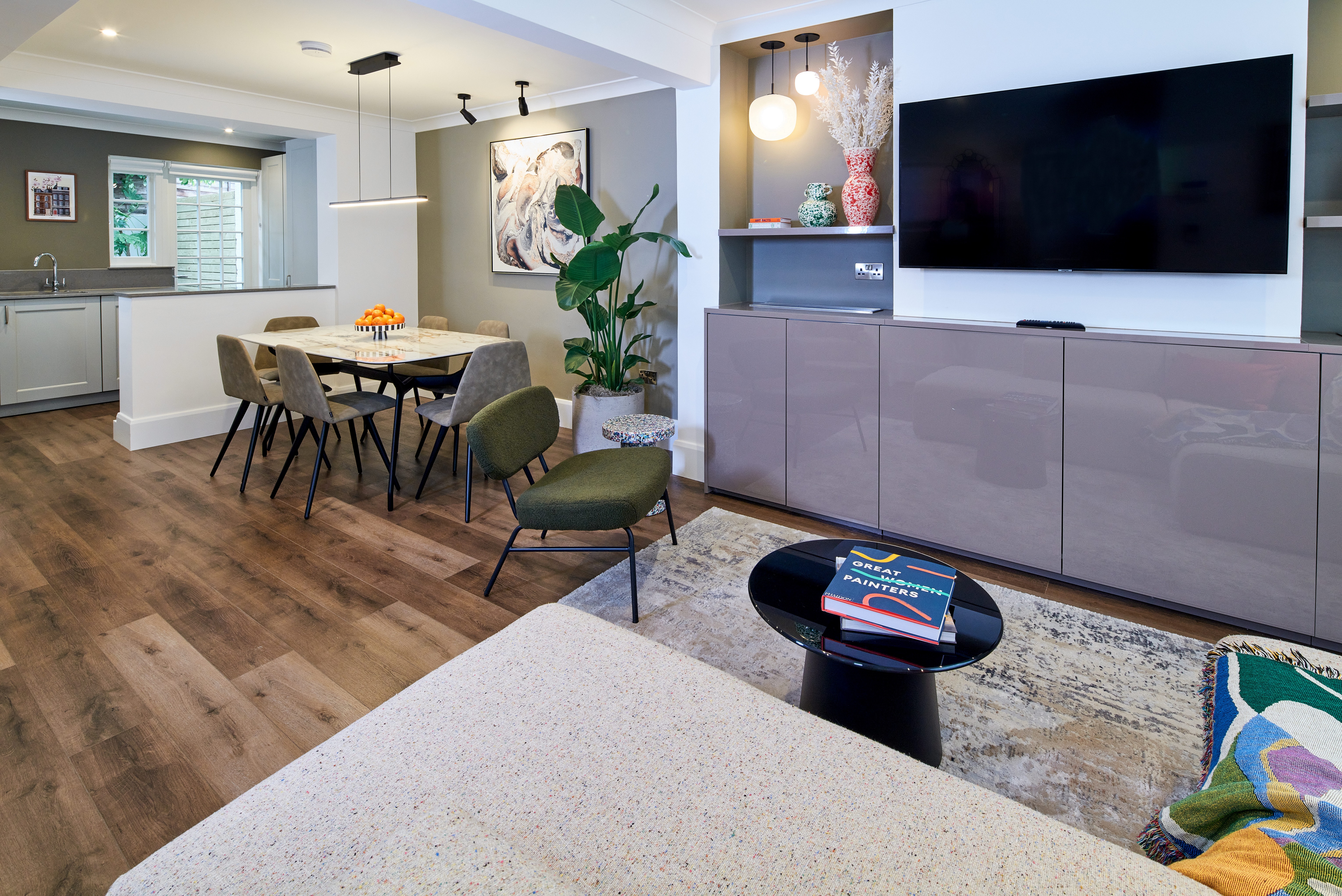 A pretty three-bedroom cottage in the heart of Knightsbridge