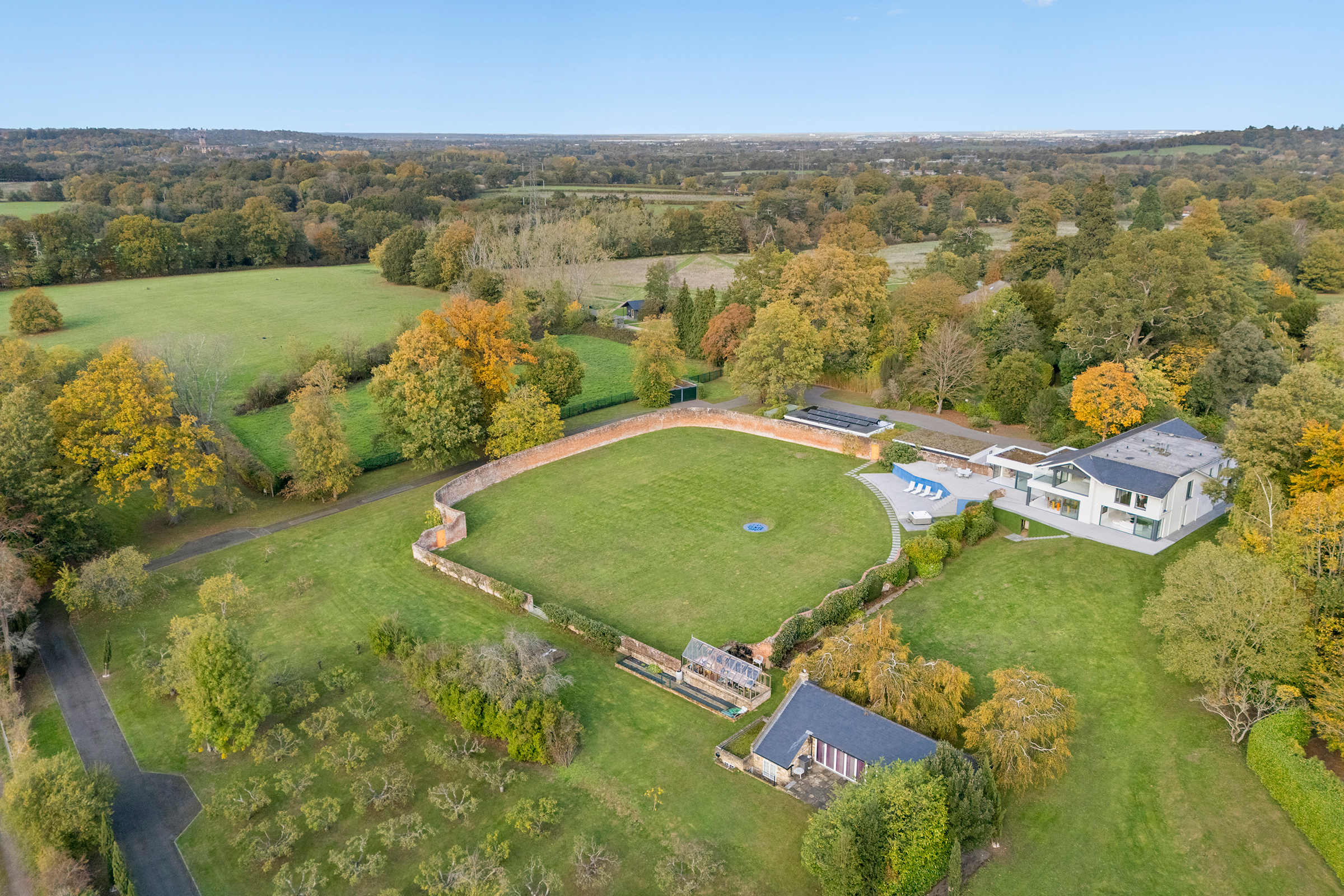 A Contemporary Country House Designed for Modern Living