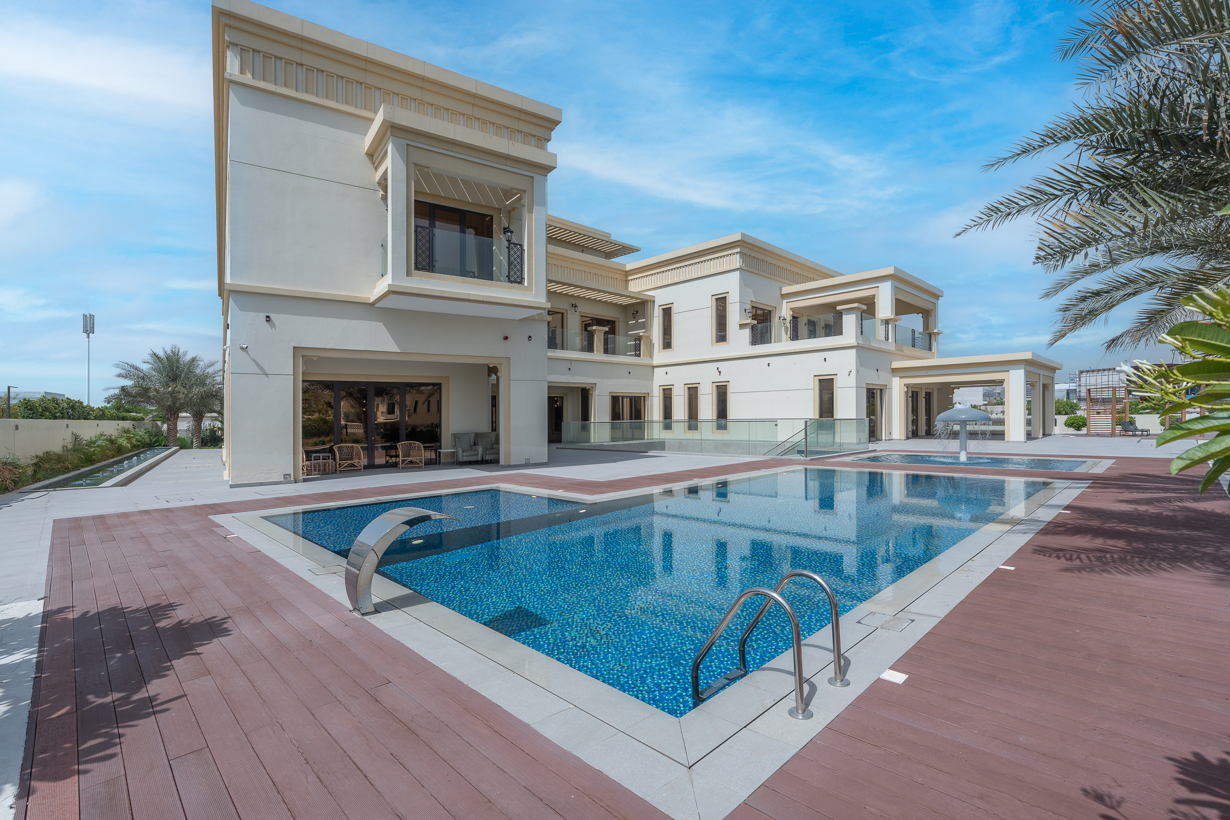 Palatial Turnkey Mansion in Exclusive Dubai Neighbourhood