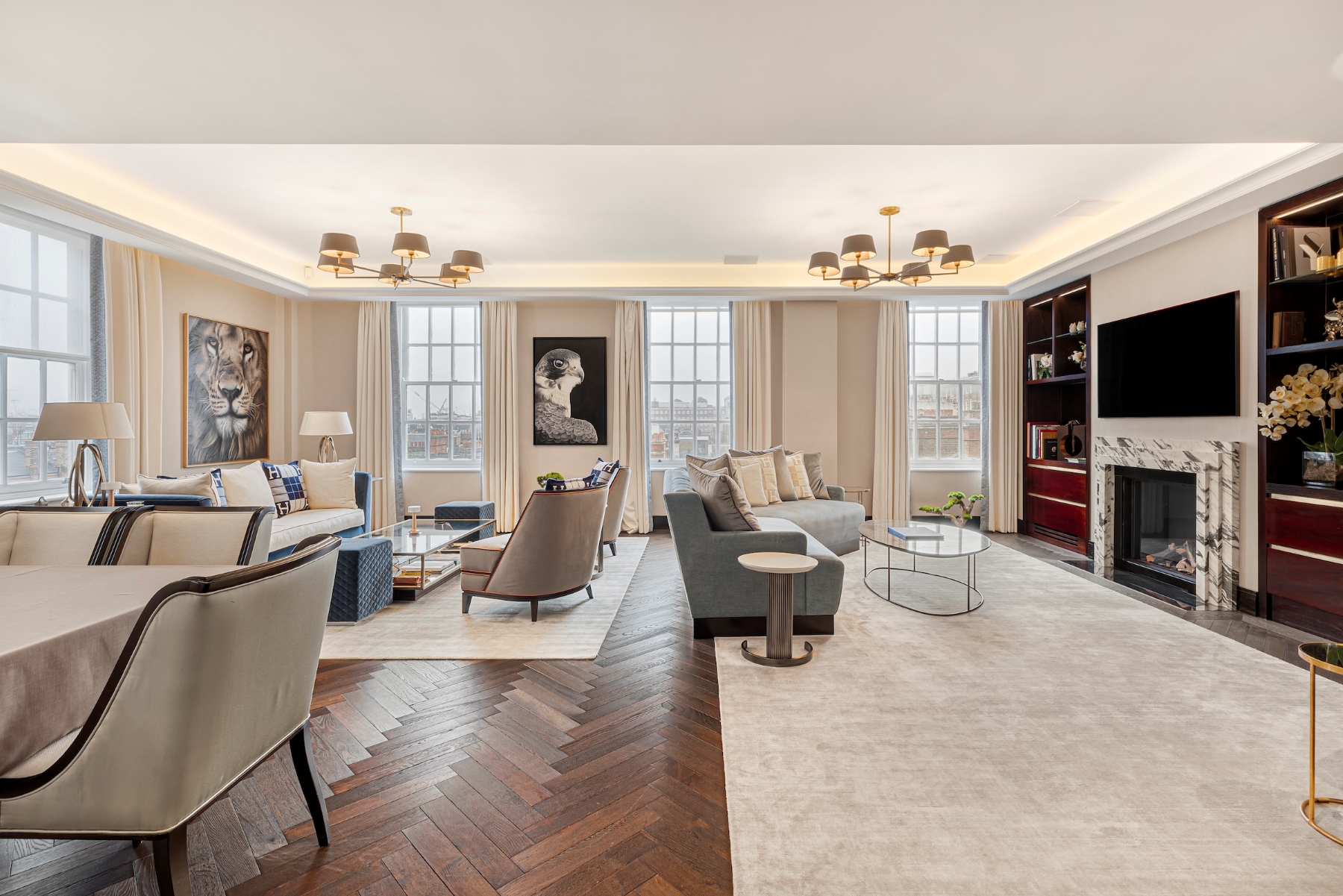 Stunning four-bedroom apartment in the heart of Mayfair