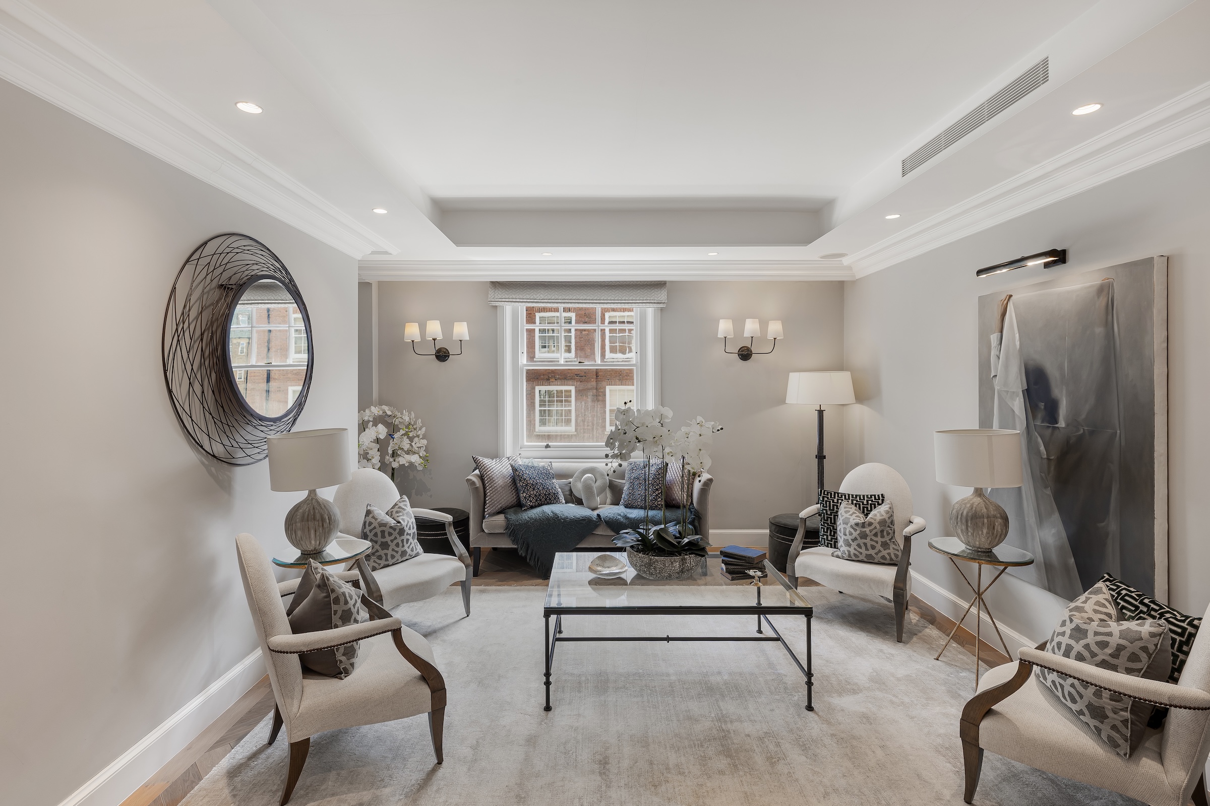 Refined Four-Bedroom Lateral Apartment in the Heart of Marylebone